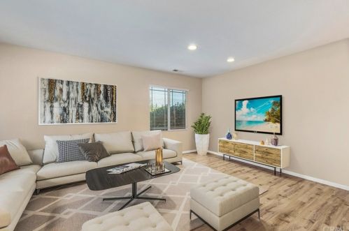 32600 San Clemente, Lake Elsinore CA  92530-0477 exterior