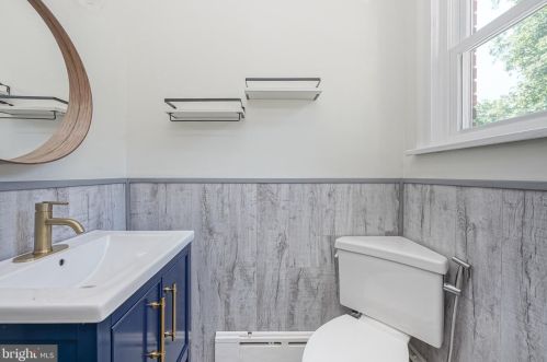 404 Maple Ave, Camden NJ  08109-2021 exterior