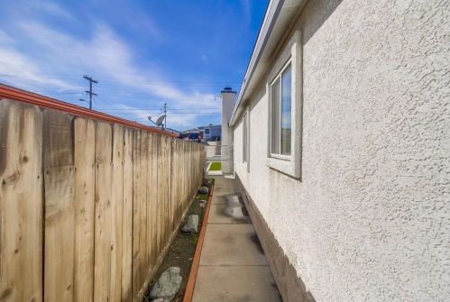 2527 Calle Gaviota, San Diego CA 92139-3105 exterior