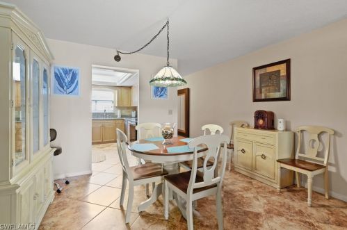 809 46th Ln, Cape Coral, FL 33904-8892