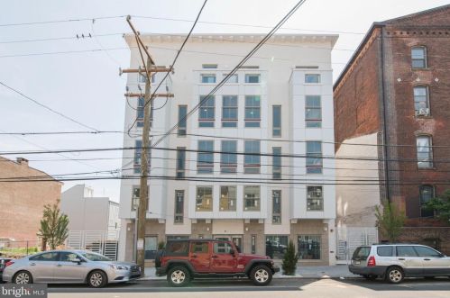 1633 2nd St, Philadelphia PA  19130-3127 exterior