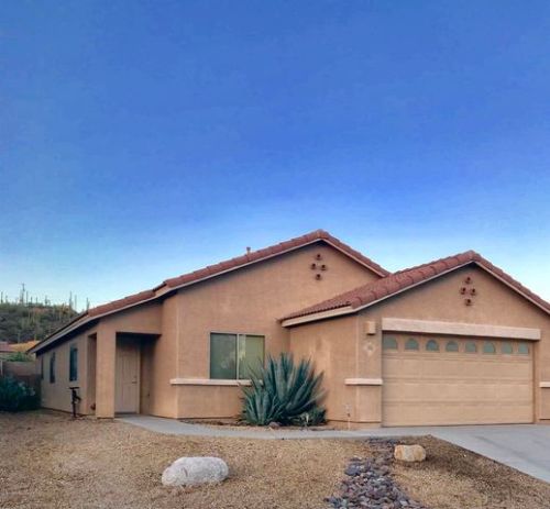 2992 Mountain Dew St, Tucson, AZ 85746-1090