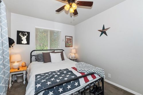 1081 Eagle Mtn Dr, Big Bear City CA  92314-9522 exterior