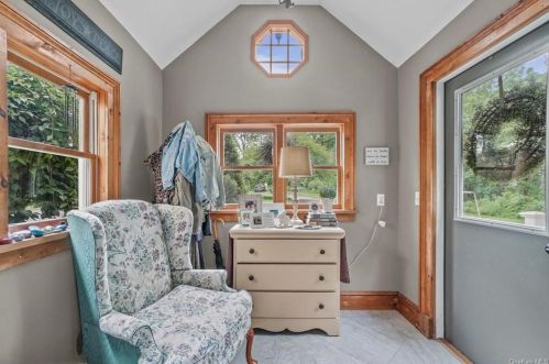 130 Osborne Hill Rd, Fishkill NY  12524-2515 exterior