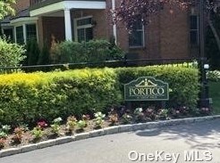 29 Portico Pl, Great Neck, NY 11021-2022