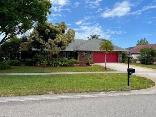 2500 Kings Lake Blvd, Naples FL  34112-5400 exterior