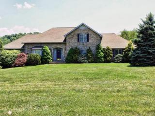 473 Canterbury Dr, Blountville, TN 37617-5016
