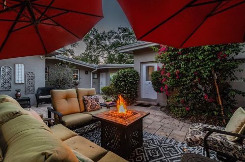 5148 31st Ave, Saint Petersburg FL  33707-5600 exterior