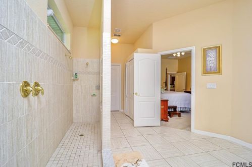 1422 Dolph Cir, Ormond Beach FL 32174-2891 exterior