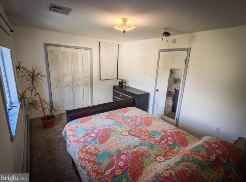 619 Davis Rd, Cheltenham PA  19012-1636 exterior