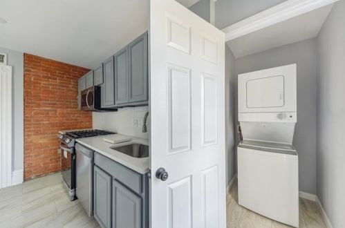 234 Bigham St, Pittsburgh PA  15211-1432 exterior