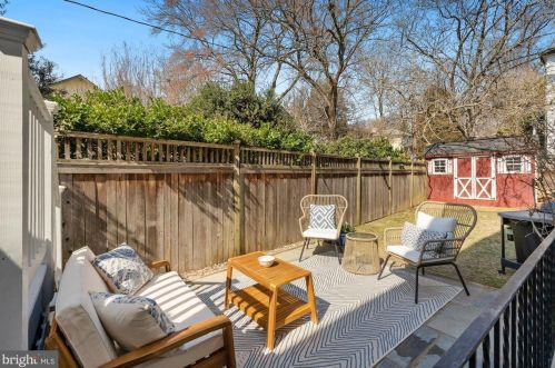 5900 31 Pl, Washington DC 20015-1676 exterior