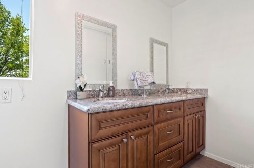 3653 El Caminito, Glendale CA 91214-1716 exterior