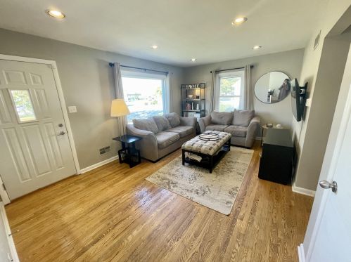 10429 Montana Ave, Milwaukee WI 53227-3230 exterior