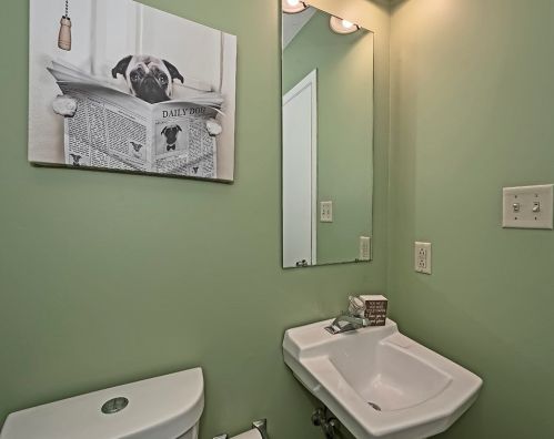 305 Canterbury Ct, Oakmont PA  15139-1177 exterior