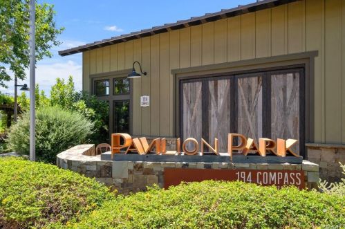 216 Compass, Irvine CA  92618-1154 exterior