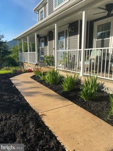 50 Brook Meadow Cir, Shrewsbury, PA 17361-1220