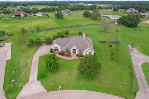 1247 Oak Bend Dr, Kaufman, TX 75142-5343