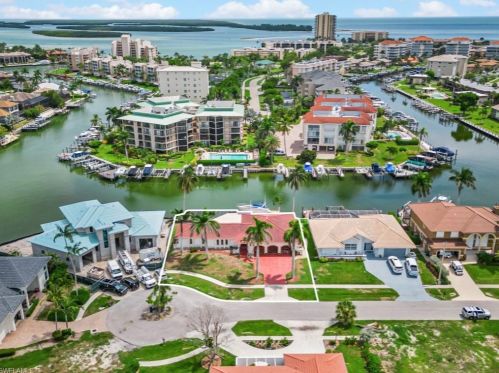 888 Banyan Ct, Marco Island, FL 34145-5714