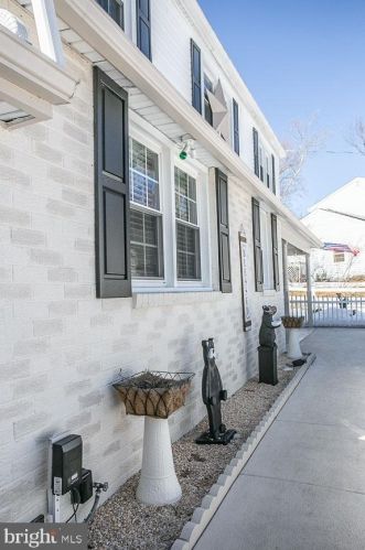 631 Barbara Dr, Norristown PA  19403-4102 exterior