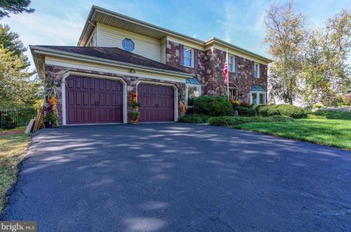 915 Capitol Rd, Norristown, PA 19403-4001