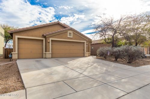 7063 Valley Stream Dr, Tucson, AZ 85757-6962