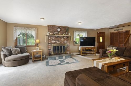 39 Steele St, Worcester MA  01607-1529 exterior