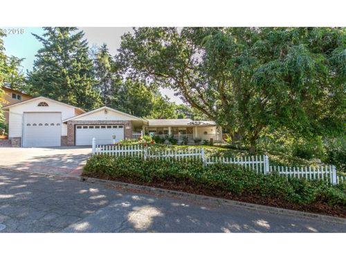 308 Ginseng Dr, Estacada, OR 97023-7422