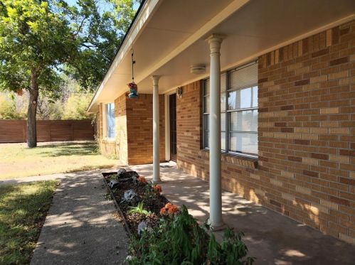 502 Pine St, Georgetown TX  78626-5120 exterior