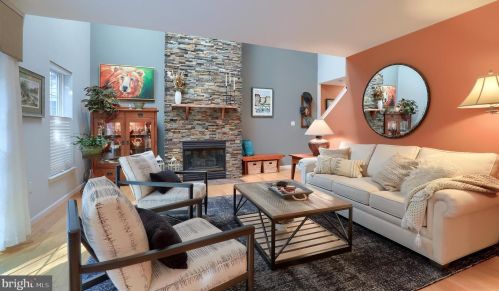 34 Red Leaf Ln, Lancaster PA 17602-7000 exterior