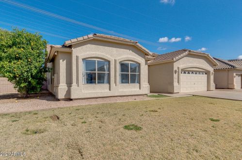 3694 Vaughn Ave, Gilbert, AZ 85234-4308