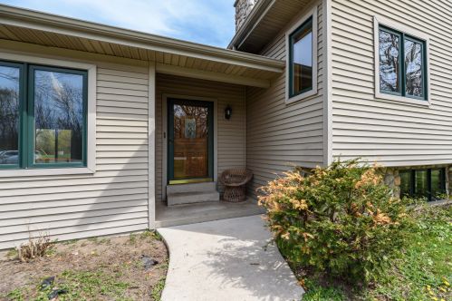 820 Zedler Ln, Thiensville, WI 53092-6044