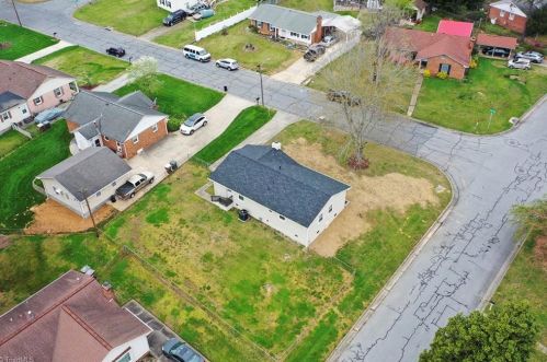 2601 Daye Dr, Greensboro NC  27406-6205 exterior