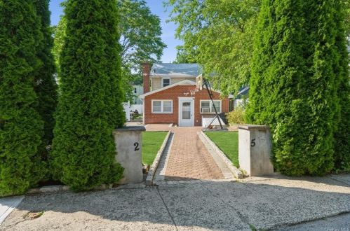 25 Inwood Pl, New Rochelle, NY 10801-2320