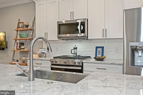 438 Kenyon St, Washington DC 20010-2915 exterior