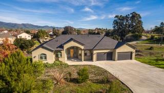 61 Dry Creek Rd, Hollister, CA 95023-5101