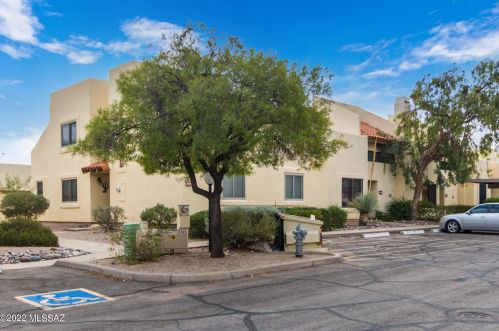 2460 Ironwood Ridge Dr, Tucson, AZ 85745-1370