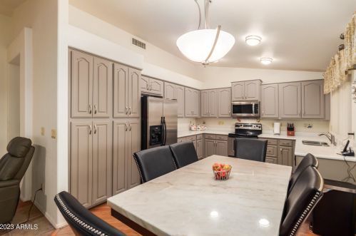 11924 67 Dr, Peoria AZ 85383-7104 exterior