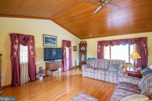 1342 Fairview Dr, Dauberville PA  19533-9185 exterior