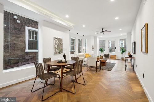 2037 Locust St, Philadelphia PA  19103-5613 exterior