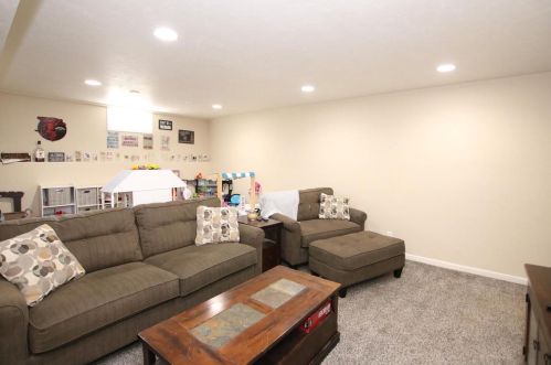 473 Pine Tree Dr, Fond Du Lac WI  54935-5474 exterior