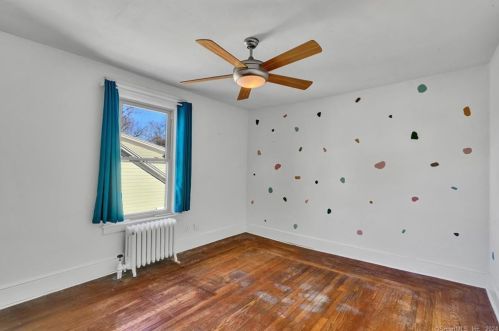 10 Goldberg Ave, Norwich CT  06360-4314 exterior