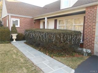 9 Mayfair Rd, Elmsford, NY 10523-2908