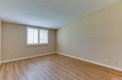 1240 Oakmont Rd, Seal Beach CA  90740-3689 exterior