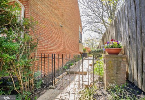 900 Bancroft Pkwy, Wilmington DE  19805-2642 exterior