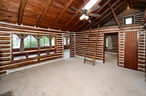 74 Pinecliff Lake Dr, West Milford Lakes NJ  07480-1381 exterior