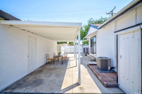 10307 Park St, Bellflower CA  90706-6028 exterior