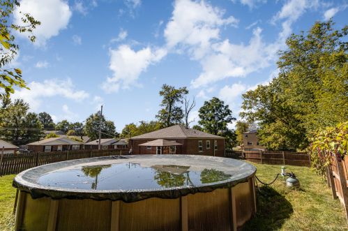 13 Meadow Ln, Florence KY  41042-2642 exterior