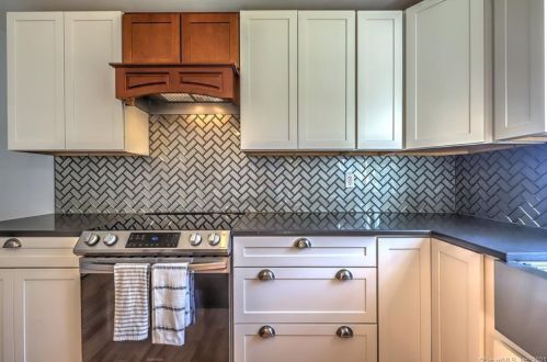 582 Milford Point Rd, Milford CT  06460-5429 exterior