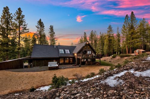 11098 Somerset Dr, Truckee, CA 96161-1242